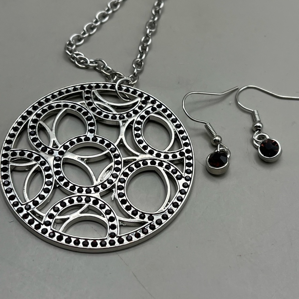 Elegant Silver and Dark Red Circle Pendant Necklace and Earring Set